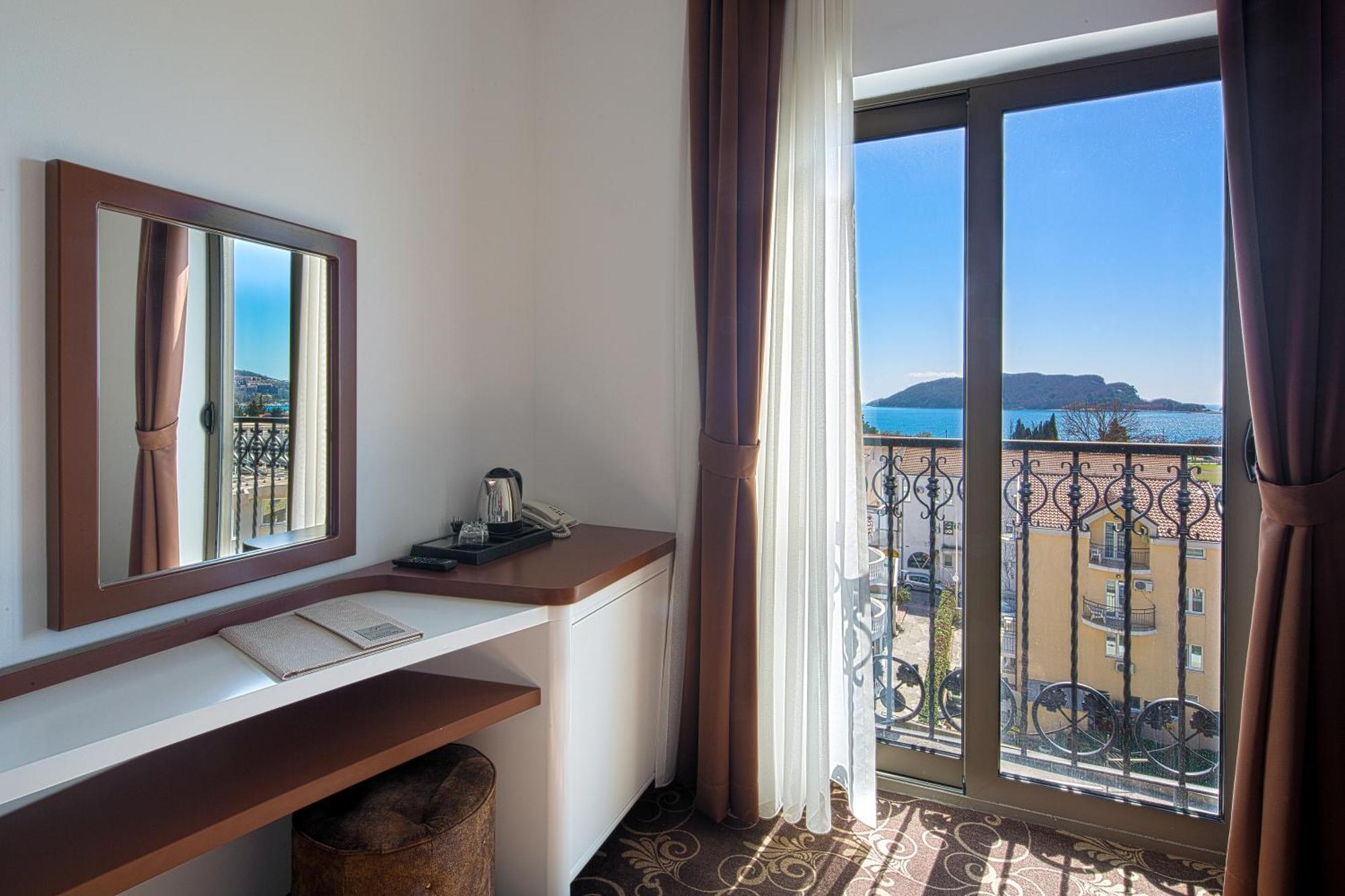 Hotel Pozzo Budva Luaran gambar