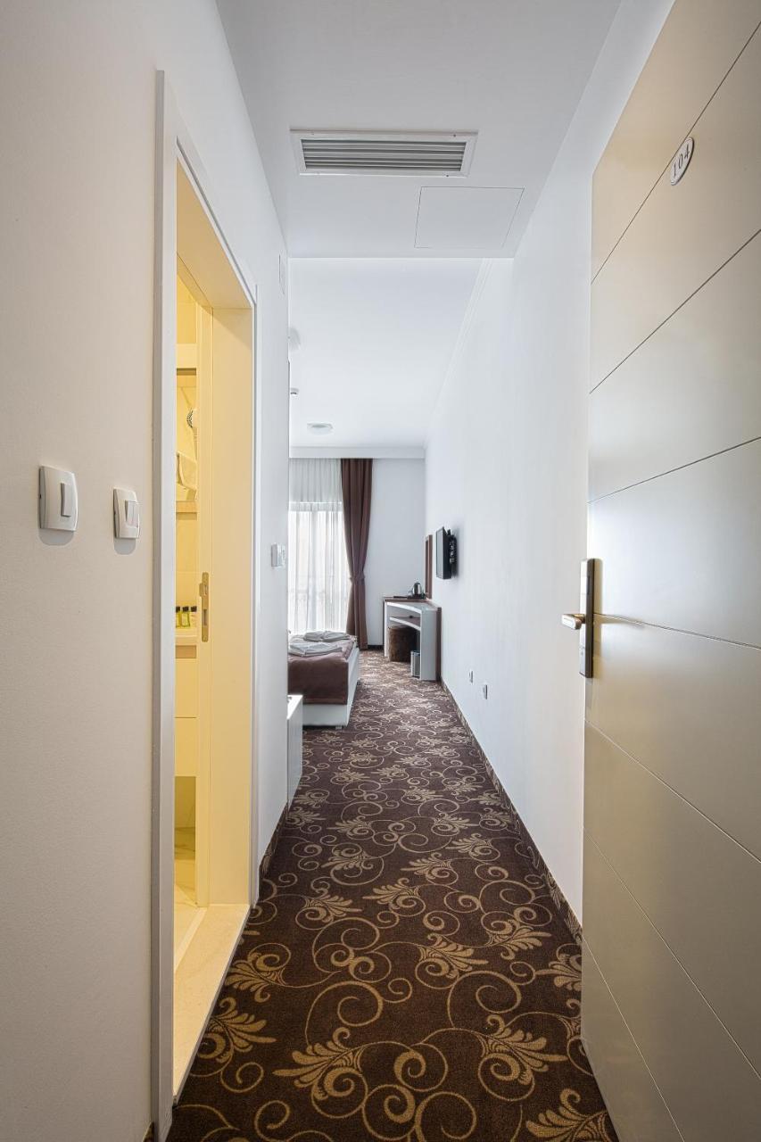 Hotel Pozzo Budva Luaran gambar