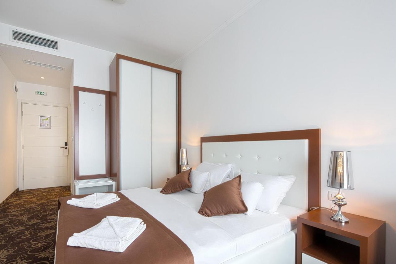 Hotel Pozzo Budva Luaran gambar