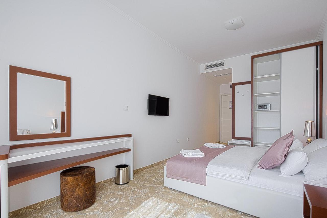 Hotel Pozzo Budva Luaran gambar