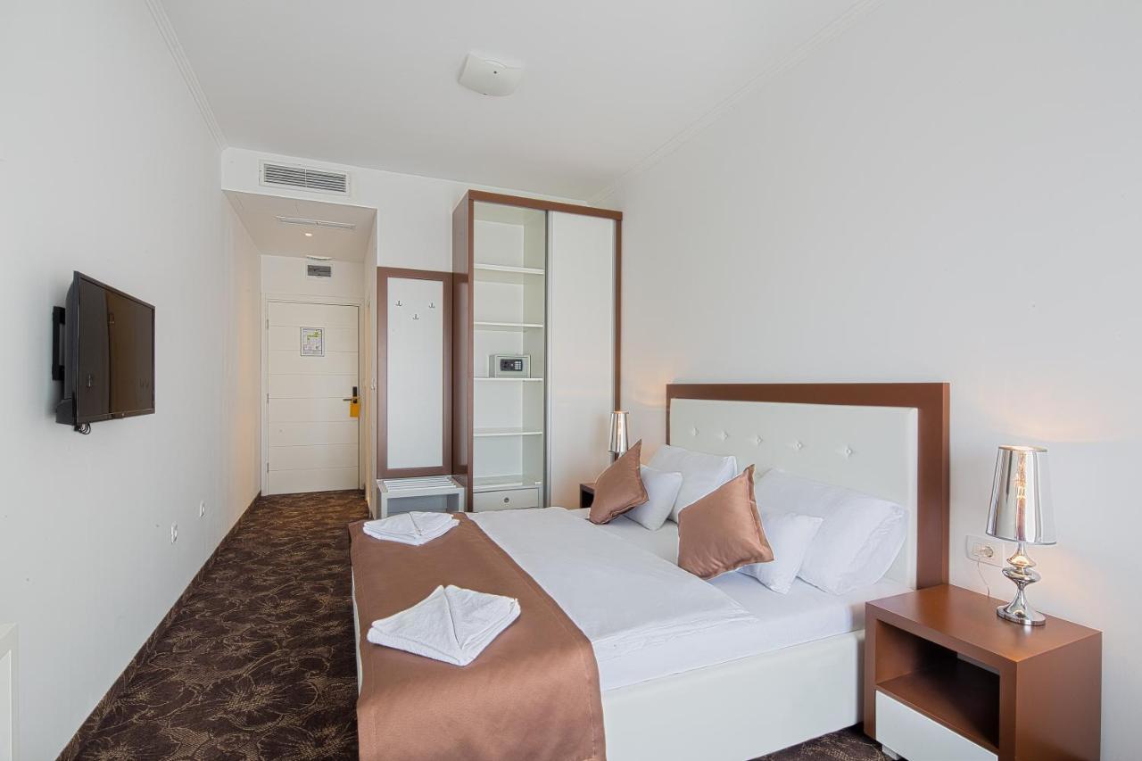 Hotel Pozzo Budva Luaran gambar