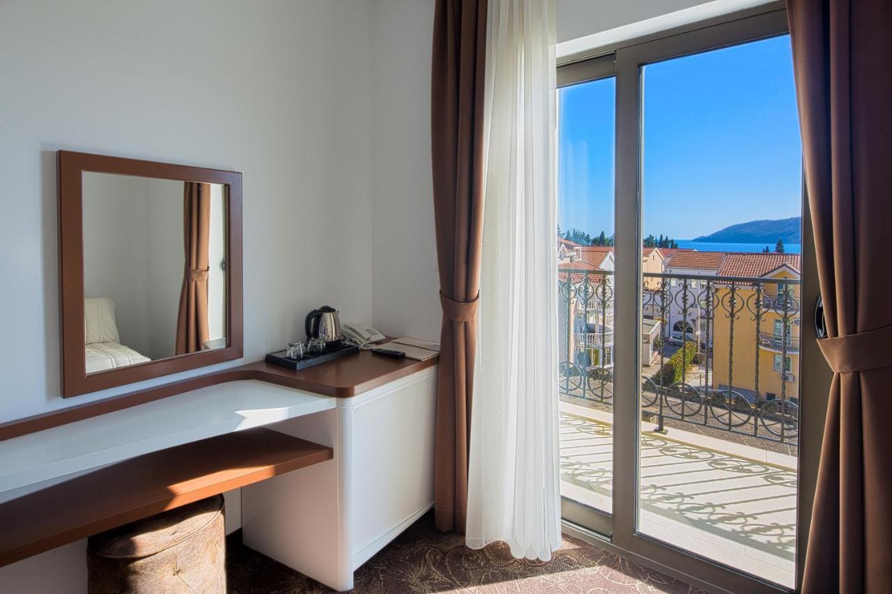 Hotel Pozzo Budva Luaran gambar