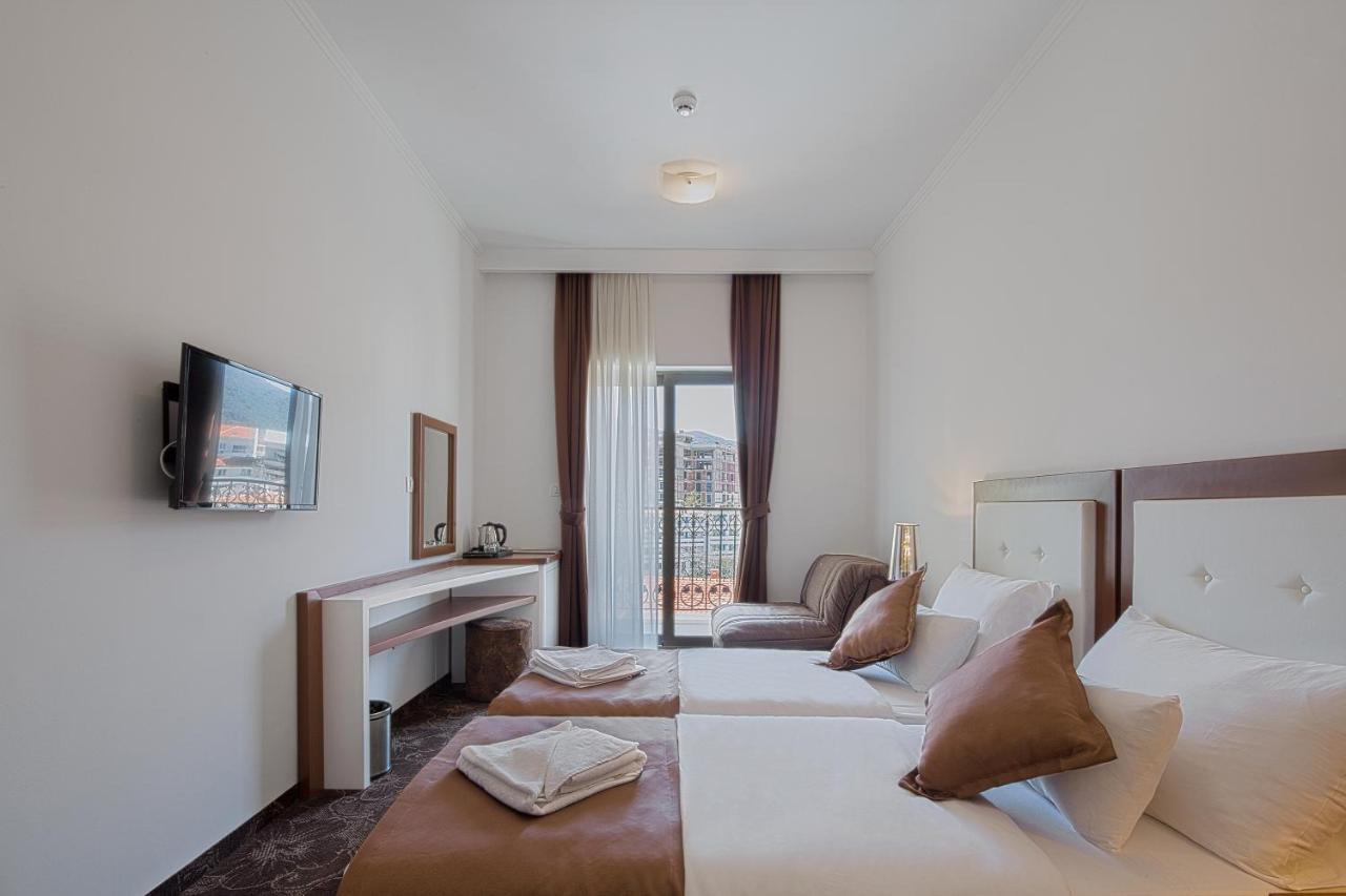 Hotel Pozzo Budva Luaran gambar