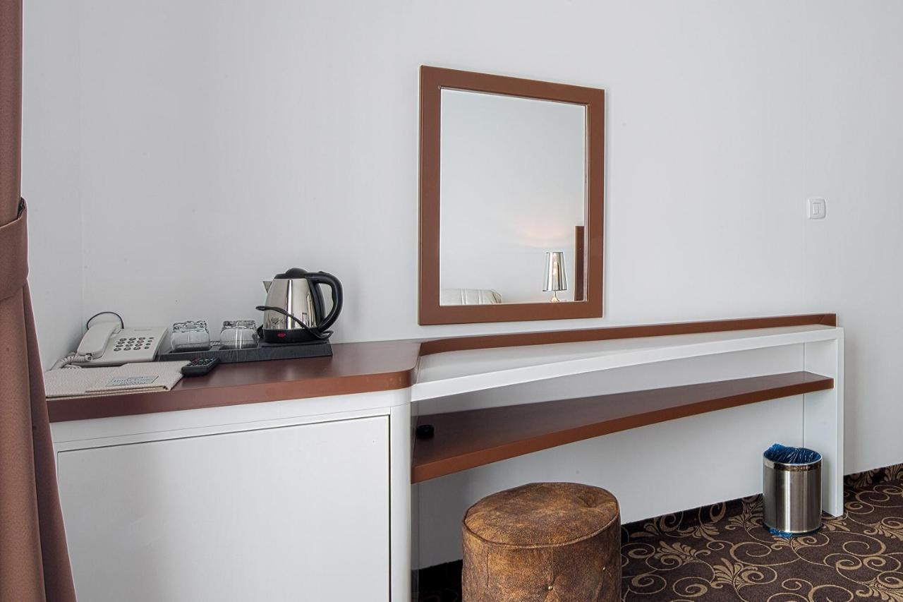 Hotel Pozzo Budva Luaran gambar