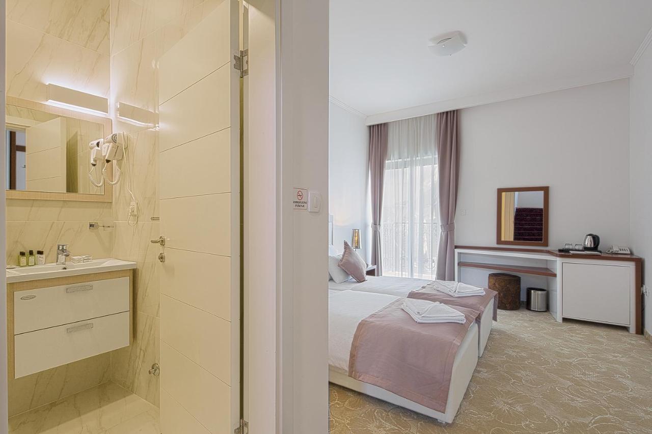 Hotel Pozzo Budva Luaran gambar