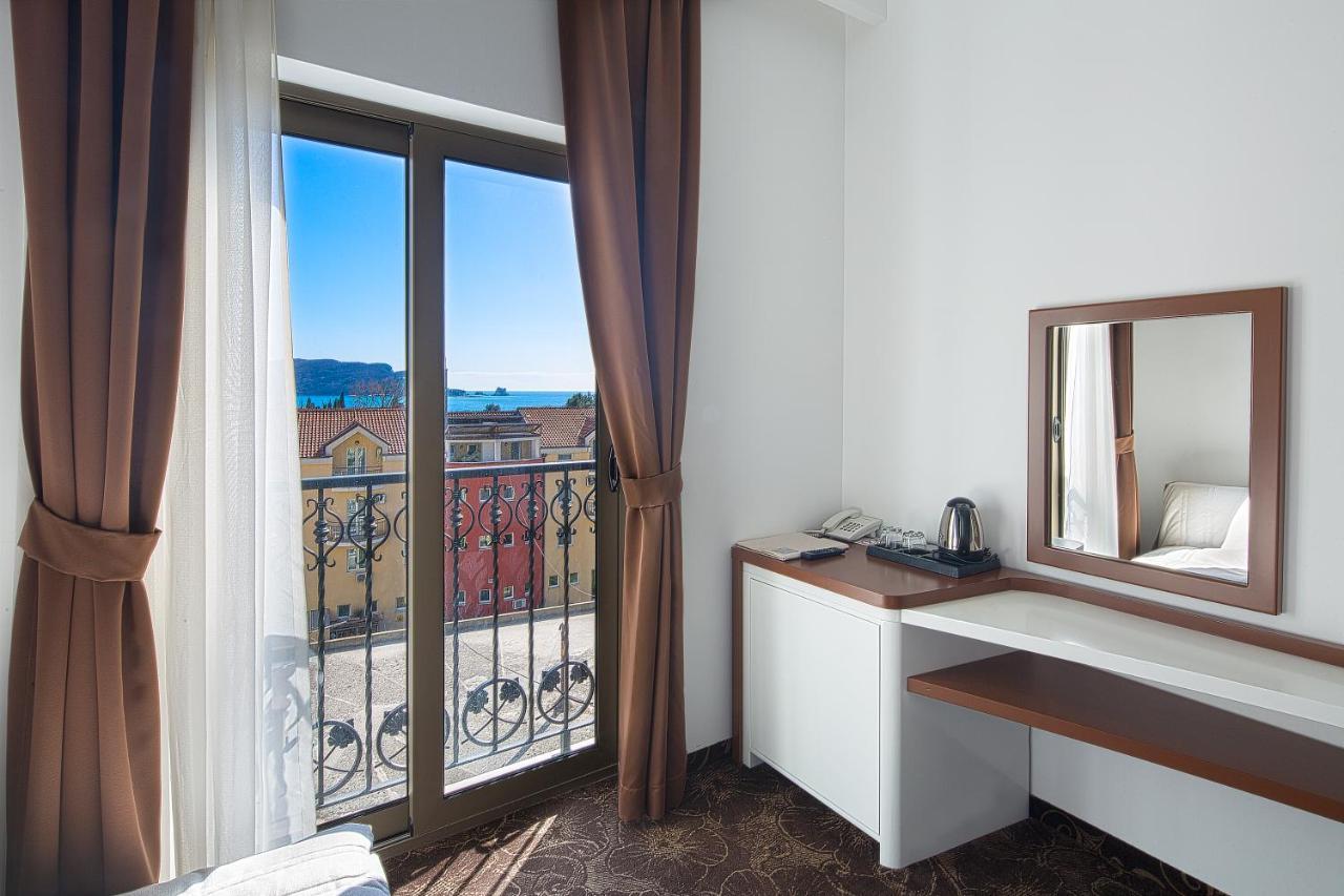 Hotel Pozzo Budva Luaran gambar