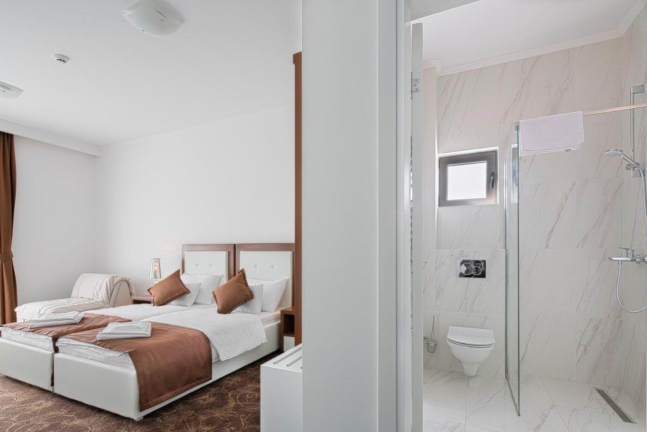 Hotel Pozzo Budva Luaran gambar