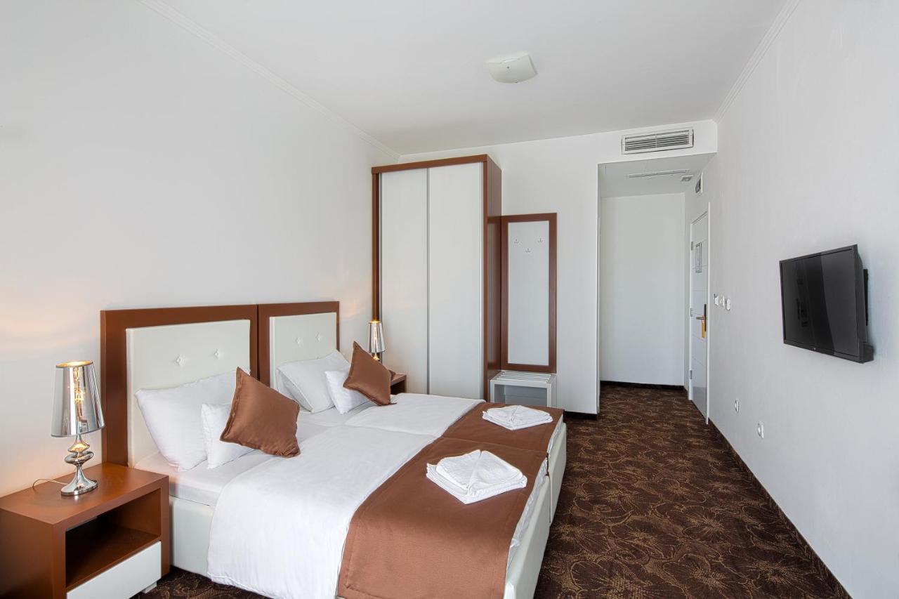 Hotel Pozzo Budva Luaran gambar