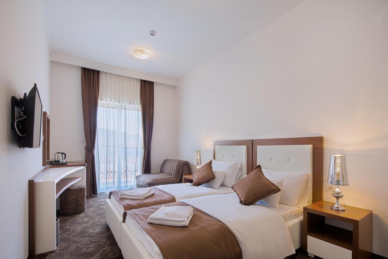 Hotel Pozzo Budva Luaran gambar