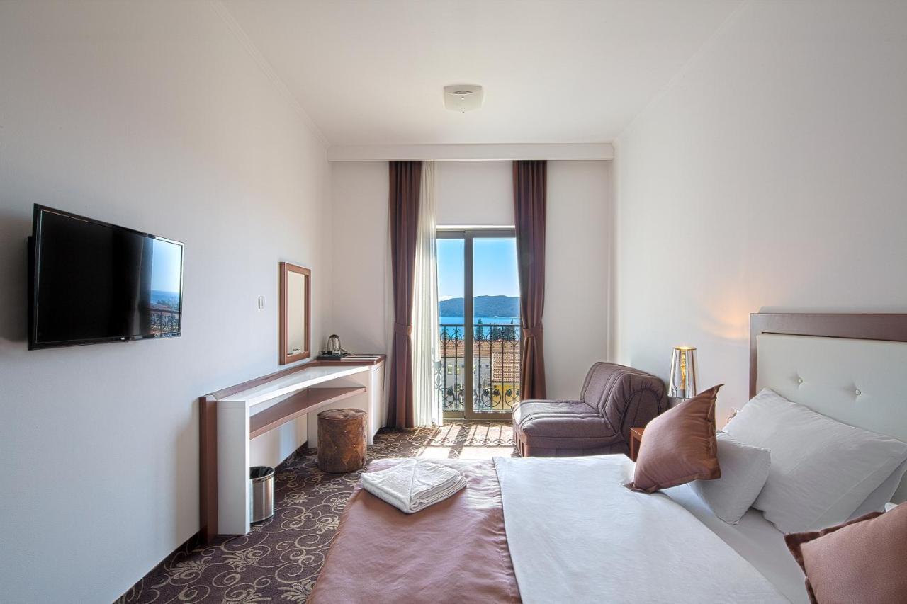 Hotel Pozzo Budva Luaran gambar