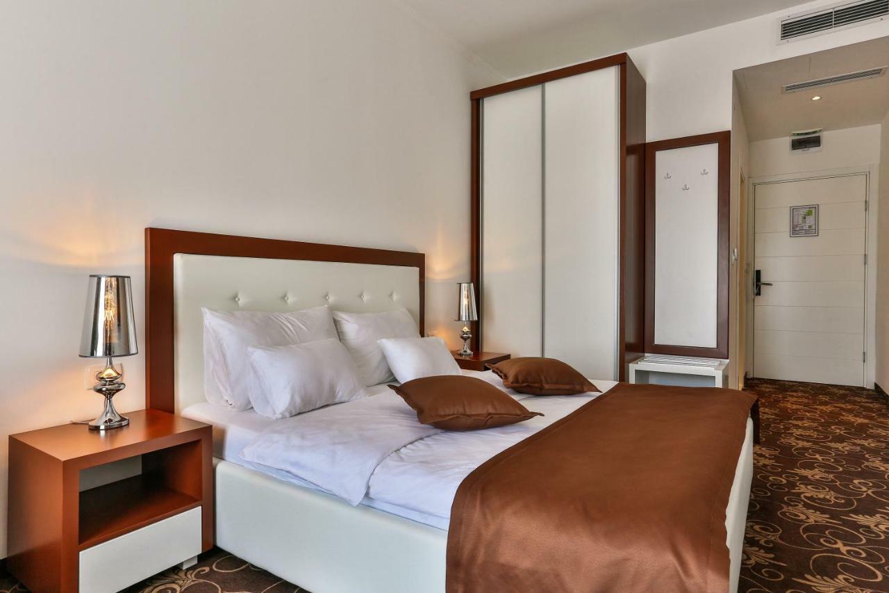 Hotel Pozzo Budva Luaran gambar