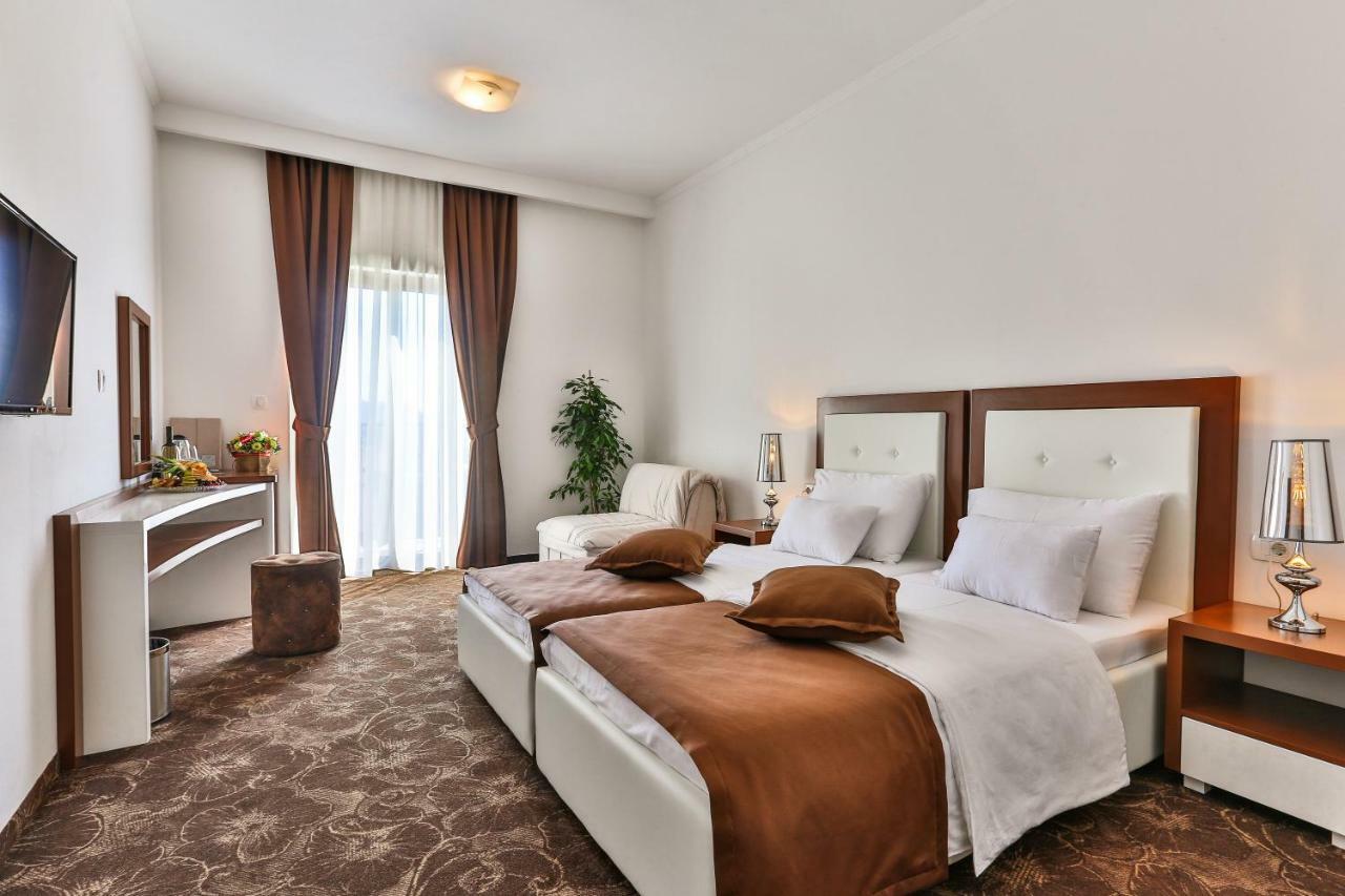 Hotel Pozzo Budva Luaran gambar