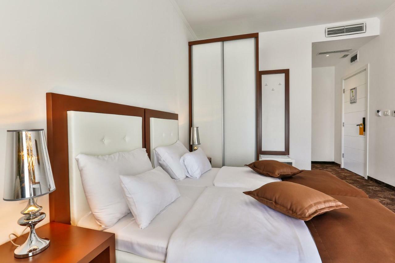 Hotel Pozzo Budva Luaran gambar